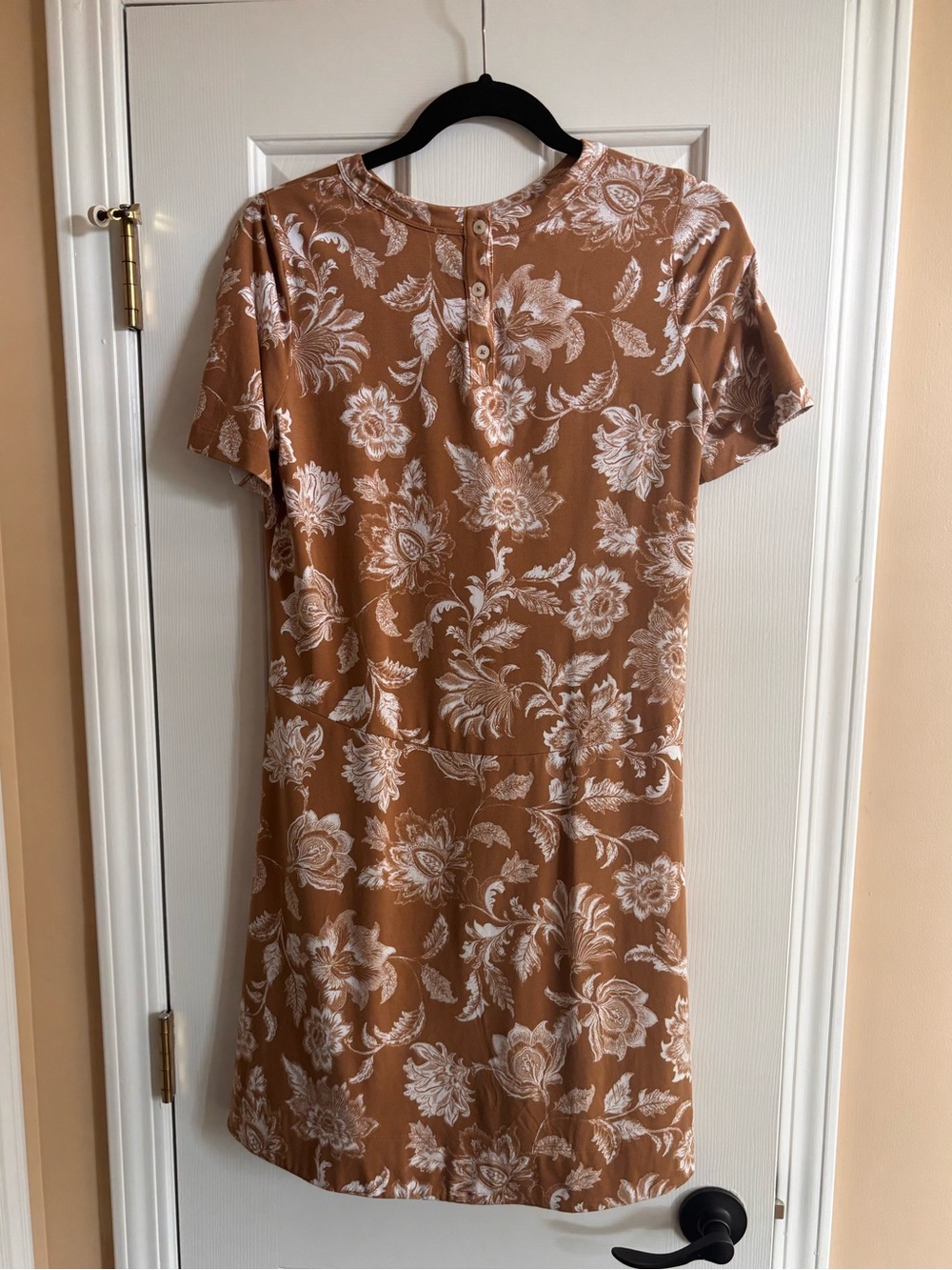 LOFT Short Sleeve Floral Dress in Tan and White size XS